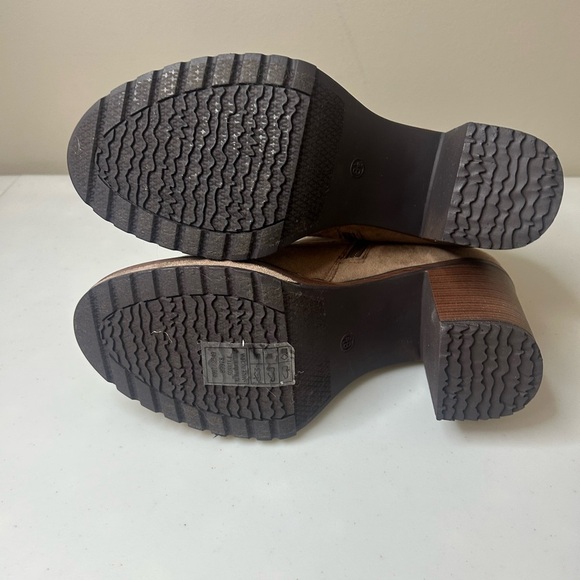 Pierre Dumas Women’s Sonata 4 Taupe Faux Suede Boots Size 8.5 NWOB - Picture 8 of 10